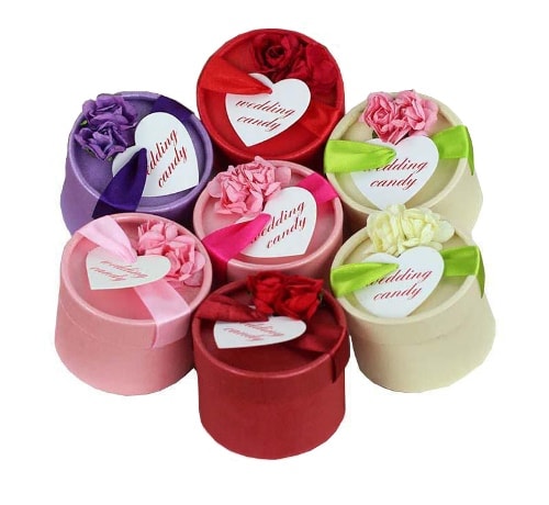 Caja rosa de bombones para regalar a las abuelas en bodas